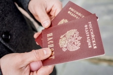 Госдума разрешила получать российское гражданство без отказа от иностранного